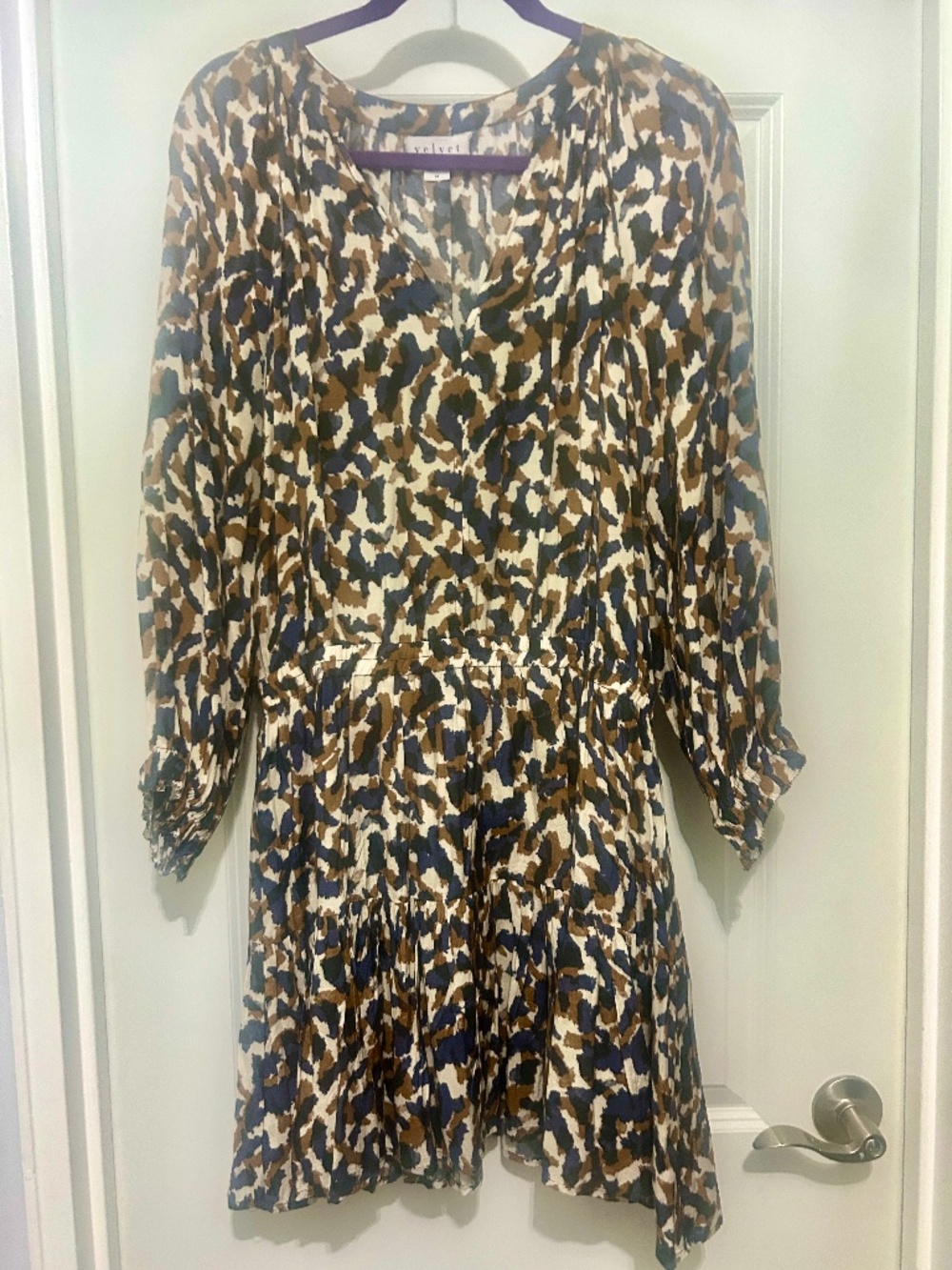 "Velvet" Blue/Brown/Whte Print Long Sl. Mini-dress with Flounce Hem Sz M NWOT